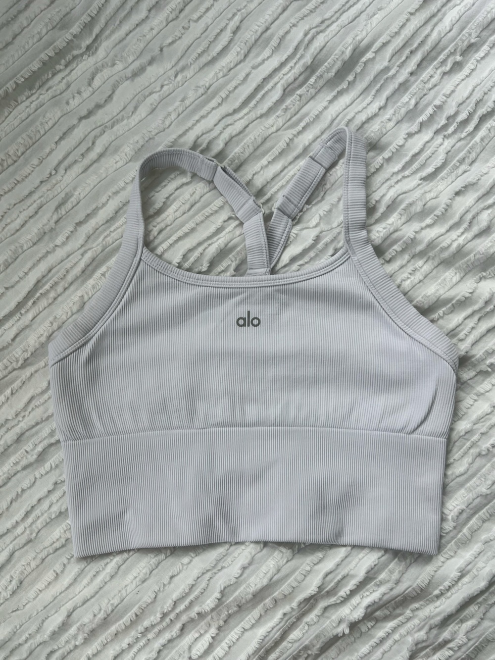 ALO Yoga Ribbed Light Gray Crossover-Strap Sports Bra